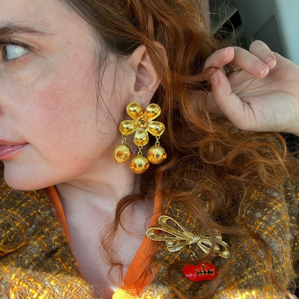 Vintage Oversized Gold Floral Daisy Door knocker Dangle Earrings w/ orange gems